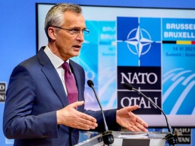 НАТО підтримуватиме Україну до повної перемоги над росією – Столтенберг  