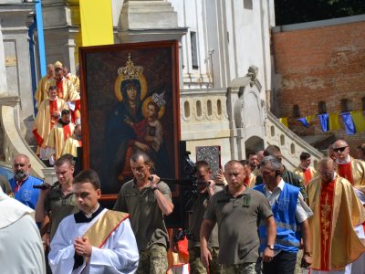 У Бердичеві військовослужбовці взяли участь в урочистостях з нагоди вшанування головної католицької святині України  