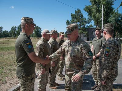 Командувач Сухопутних військ НАТО високо оцінив рівень підготовки курсантів «Десни»
