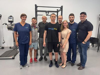 Військовослужбовців, які проходять реабілітацію після поранень, відвідав футболіст Роман Зозуля  