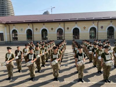 Сьогодні сто найкращих ліцеїстів-богунівців почали підготовку до військового параду