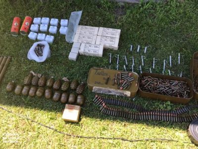 На Луганщині знайшли схрон зі зброєю та вибухівкою  