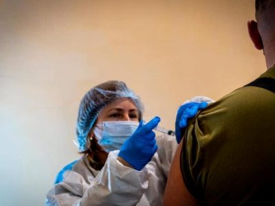 Литва подарує Україні понад 130 тисяч доз вакцини AstraZeneca для імунізації військовослужбовців резерву  