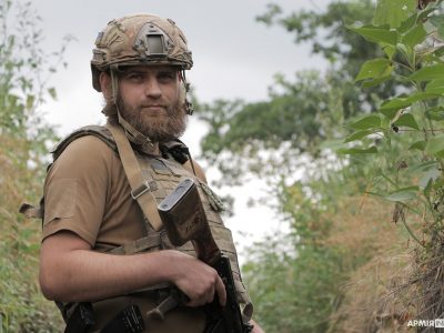 Піхота попереду всіх  