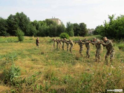 Майбутні офіцери запасу опановують курс первинної військово-професійної підготовки  