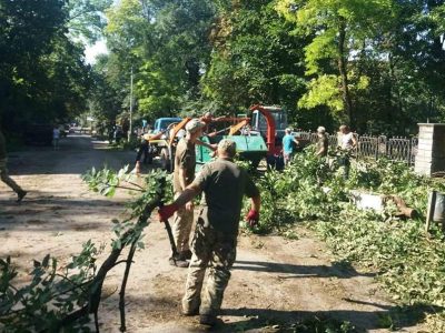 До ліквідації наслідків стихії у Кам’янці-Подільському долучилися військові інженери  