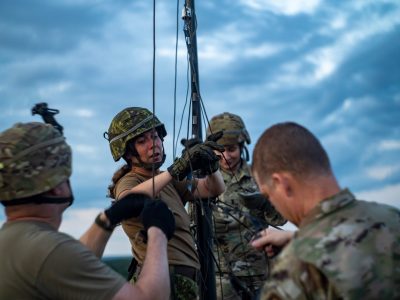 Військовослужбовці трьох країн провели тренування з об’єднаної комунікації для встановлення зв’язку з підрозділами у світі  