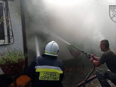 Військові допомогли приборкати пожежу у приватному домоволодінні на Донеччині