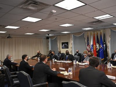 Глава держави у Вашингтоні провів зустріч з міністром оборони США