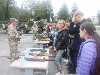 …Коли сяючі очі дітей додають сил захисникам України  