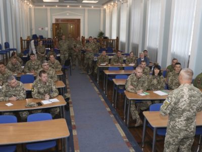 Данські військові проводять курс професійного розвитку для представників українських ВВНЗ  