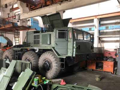 Харківський автомобільний завод розпочав ремонт техніки для ЗСУ  