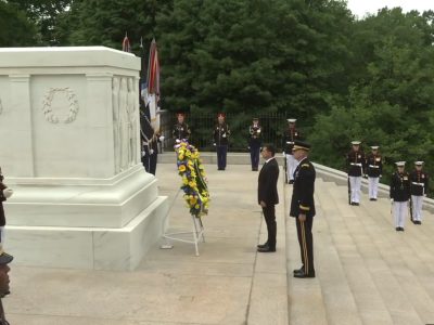 Зеленський поклав вінок до могили Невідомого солдата на Арлінгтонському кладовищі  