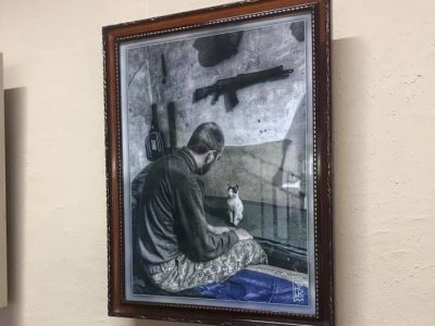 «Кедь ми прийшла карта»: у Житомирі триває фотовиставка до Дня захисників та захисниць України  