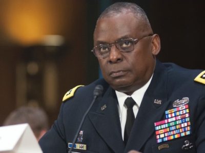 Міністр оборони США прибув в Україну