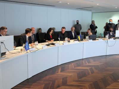 Секретар РНБО України провів зустріч з урядовою делегацією Естонської Республіки
