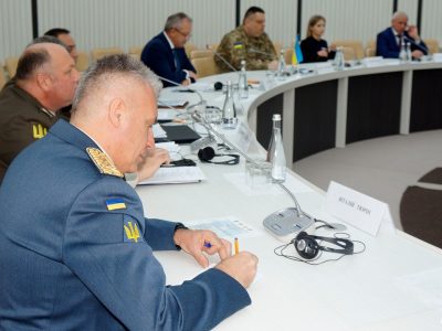 У Харкові українські та іноземні фахівці обговорили діяльність військової юстиції в умовах збройного конфлікту  