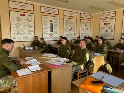 Курсанти-фінансисти військового вишу проходять посилену підготовку