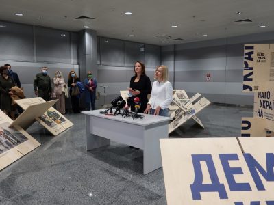 НАТО та перспективи вступу до нього України – в міжнародному аеропорту «Бориспіль» відкрилася фотовиставка