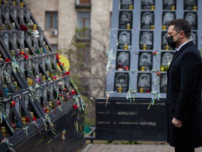У День Гідності та Свободи Володимир Зеленський ушанував пам’ять загиблих активістів Майдану  