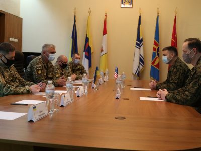 «Ми готові залучати американських інструкторів для навчання наших підрозділів та обмінюватися своїм досвідом», – командувач військ ОК «Південь» генерал-майор Андрій Ковальчук  