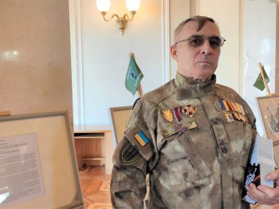 У Верховній Раді розгорнуто експозицію до книги «Фронтовий Кобзар» від Сергія Пущенка
