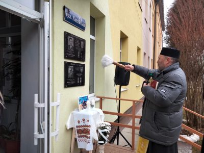 У Чернівцях відкрили меморіальну дошку на честь загиблого земляка  