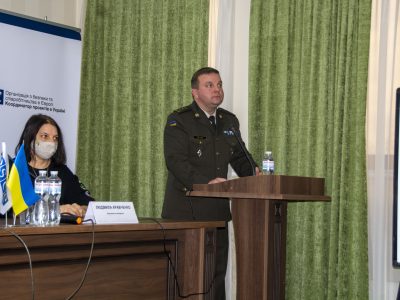 У Полтаві військові й цивільні вивчають основи взаємодії ЗСУ з громадянським суспільством  