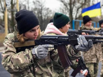 «Жіночий батальйон» знову проходить вишкіл  