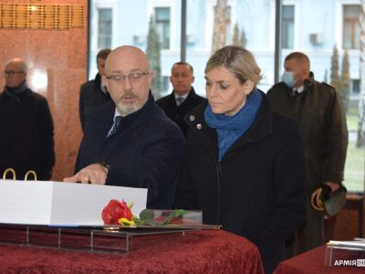 Міністр оборони Данії пані Тріне Брамсен взяла участь у вшануванні полеглих захисників України  