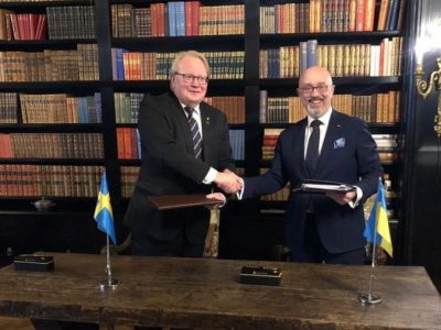Україна і Швеція домовилися про подальше співробітництво у сфері оборони  