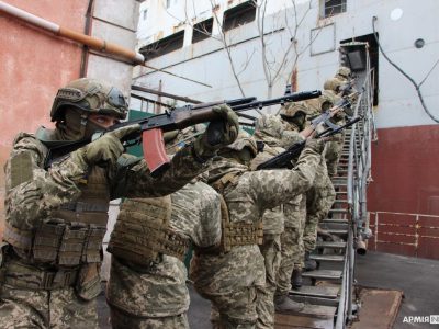 Одеські курсанти-розвідники штурмували судно  