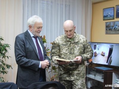 Військово-медичний клінічний центр у Вінниці відвідав Голова Поважної ради вищої відзнаки для медиків  