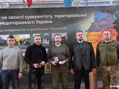 Волонтери отримали почесні відзнаки Командувача військ ОК «Захід»
