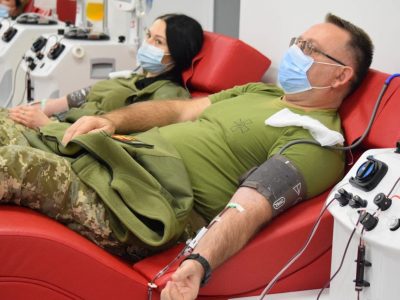 Військовослужбовці оперативного командування «Схід» здали кров для лікування онкохворих дітей  