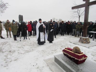Військовослужбовці Бердичівського гарнізону взяли участь у похованні загиблого 80 років тому солдата