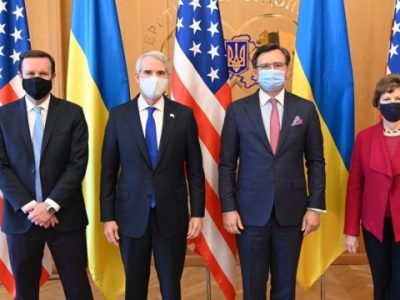 Дмитро Кулеба обговорив із делегацією Сенату США посилення обороноздатності України  