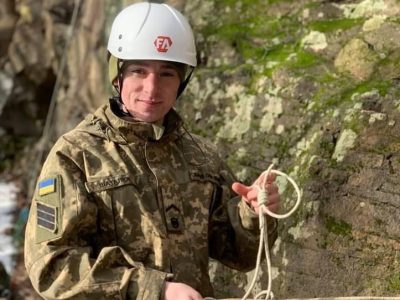 Одеські курсанти опановують командну роботу на скелях Карпат  