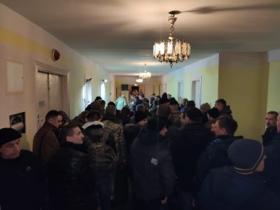 Приєднатися до бойової бригади короля Данила вишикувалась величезна черга