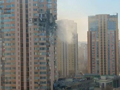У Києві снаряд влучив у багатоповерховий будинок по проспекту Лобановського  