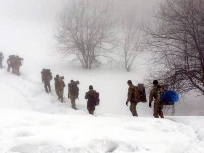«Під негоду» їдуть багі та розбиті «жигулі» — у Покровську тривають постійні бойові зіткнення  