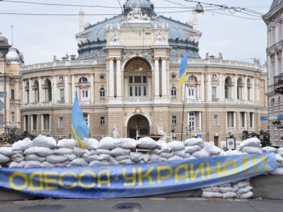 Одесити чекають ворога – але не з обіймами, а зі зброєю в руках   