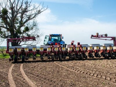 Aгpapiї Xepcoнщини гoтуютьcя дo пociвнoї в умoвax тимчасового захоплення деяких територій  