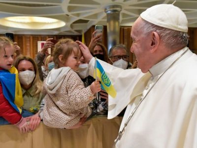 Папа Римський зустрівся з українськими дітьми-біженцями в Італії  