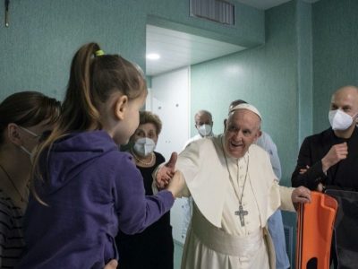 Папа Римський відвідав українських дітей у педіатричній лікарні Ватикану  
