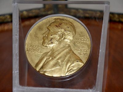 Нобелівські лауреати закликали Росію вивести свої війська з України  