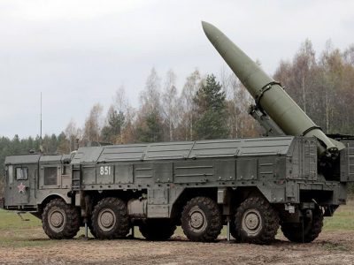 У районі Гомеля виявлено прибуття трьох ракетних комплексів «Іскандер» та двох комплексів ППО «С-300» для їх прикриття  