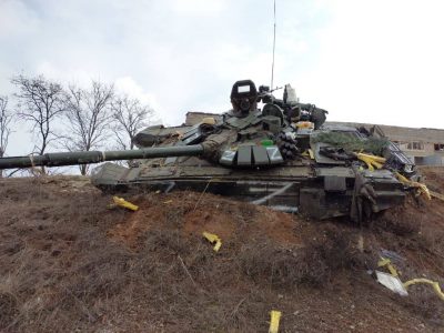 Українські захисники продовжують міцно утримувати оборону Маріуполя  