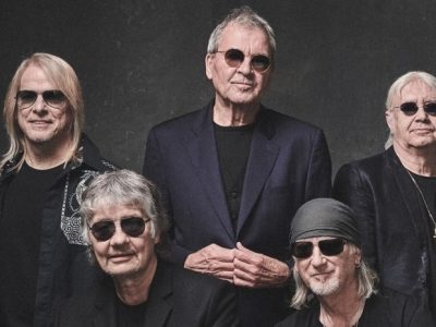 Група Deep Purple підтримала Україну та повернула Дмитру Медведєву автограф  