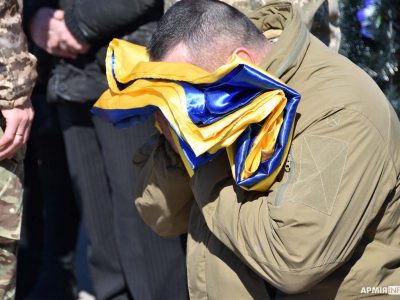 У Хмельницькому попрощалися з офіцером ССО Максимом Вечірком  